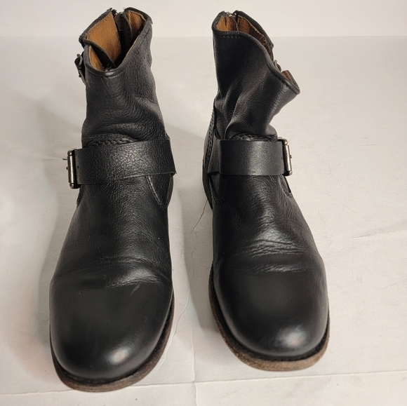 Frye Boots 6.5 Tyler Engineer Leather Booties Black Goth Punk Buckles Moto - Picture 2 of 10